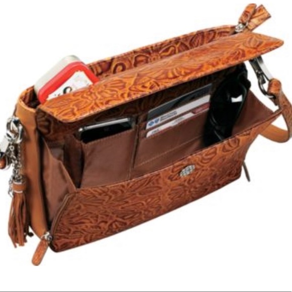Gun tote’n mama’s tooled American cowhide concealed carry shoulder bags - Picture 8 of 11